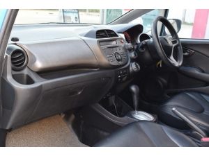 Honda Jazz 1.5  V i-VTEC Hatchback AT รูปที่ 6