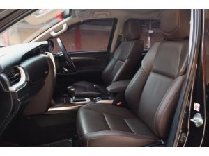 Toyota Fortuner 2.8 (ปี 2016) V SUV AT รูปที่ 6