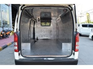 TOYOTA HIACE 2.5 D4D ไฟ เครื่อง 2500 ดีเซล ประหยัดมาก เพาเวอร์ ตู้บรรทุกจากศูนย์ ยกของขึ้น-ลงสะดวก ไม่ต้องกลัวเปียก รถใช้ในครอบครัว ไม่เคยรับจ้าง รถสวยจัด มือเดียว สภาพป้ายแดง ออกห้างตั้งแต่ป้ายแดง ฟร รูปที่ 6