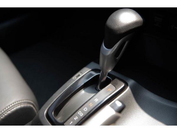 Honda Civic 1.8 FB E i-VTEC 2014 รูปที่ 6