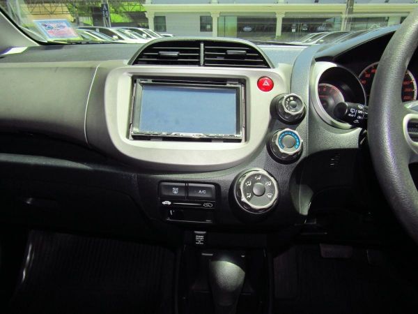 2010  HONDA JAZZ 1.5 S *จัดได้เต็ม *ฟรีดาวน์ *แถมประกันภัย รูปที่ 6