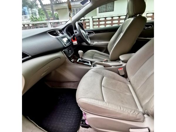 Nissan sylphy 1.8naviท็อป​ 2012​ สีดำ​ รูปที่ 6