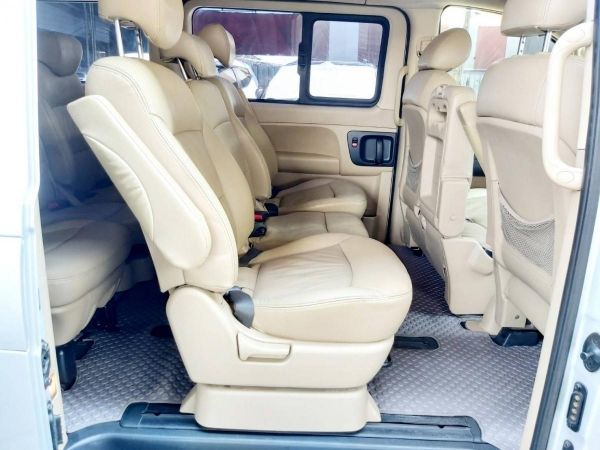 Hyundai H1  2.5  Maesto Deluxe ดีเซล ออโต้  ปี 2010 รถครอบครัว เบาะหนังแท้11ที่นั่ง รถสภาพสวยเดิมไม่เคยมีอุบัติเหตุ รูปที่ 6