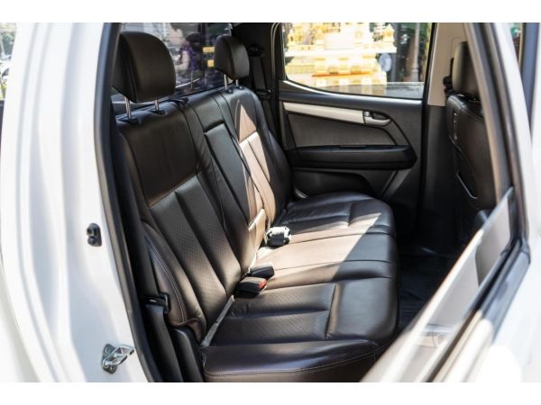 C2289 2015 Isuzu D-Max Cab4 V-Cross 3.0 Z Prestige 4X4 รูปที่ 6