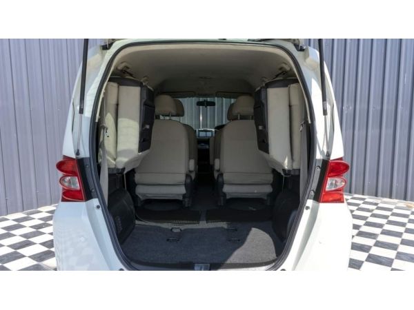 Honda Freed 1.5 E ปี2012 สีขาว เกียร์ออโต้ รูปที่ 6