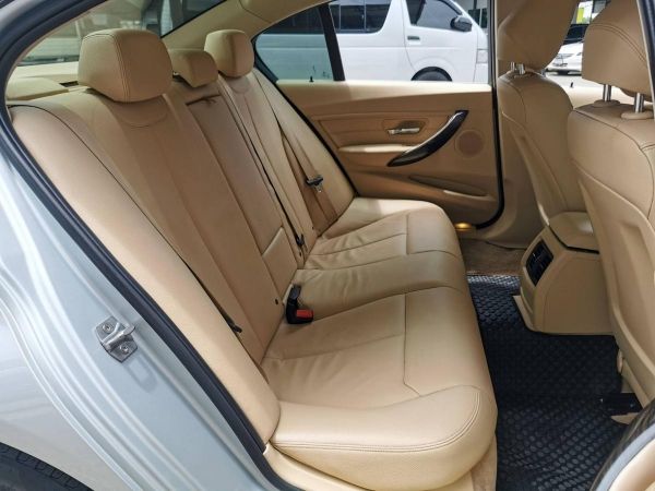 2016 BMW SERIES 3  320i Luxury รูปที่ 6