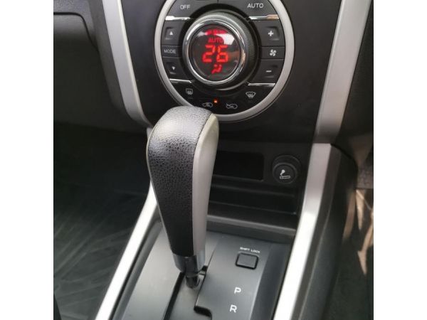 Isuzu All New 2.5 Z TOP สุด 2012  Hatchback 5 ที่นั่ง รถมีเสน่ห์   ราคา 420,000 บาท   - เครื่องยนต์ 2.5 ลิตร turbo - เกียร์ Auto เข้านิ่มๆทุกเกียร์   - ไฟหน้าโปรเจคเตอร์  - ไฟท้าย LED  - วิทยุแอนดรอย  รูปที่ 6