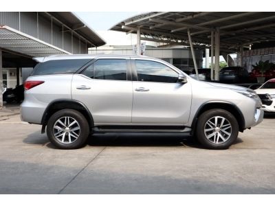 Fortuner 2.4 V ปี 2016 ฟรีดาวน์ ผ่อนเดือนละ 14,xxx.- ออกรถ 20,000 บาท รูปที่ 6