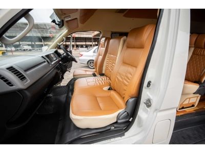 TOYOTA Commuter Hi-Roof 2.7 vvt-i เบนซิน 2012 M/T รูปที่ 6