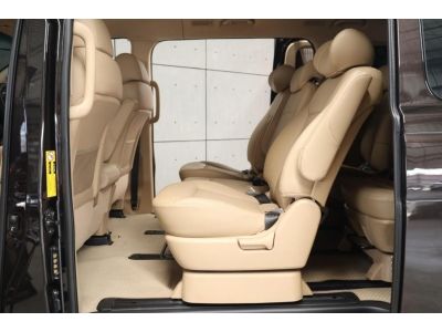 2020 Hyundai H-1 2.5 Deluxe Van AT (ปี 18-24)  P7045 รูปที่ 6