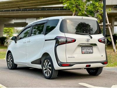 2017 TOYOTA SIENTA 1.5V เครดิตดีฟรีดาวน์ รูปที่ 6