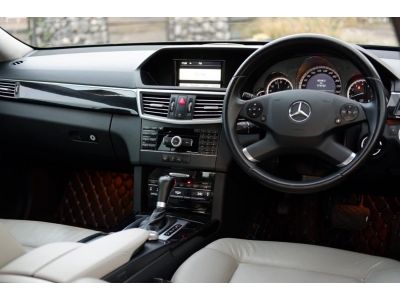 Mercedes Benz E class 1.8 Auto ปี 2011 รูปที่ 6