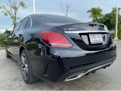 2019 MERCEDES-BENZ C-Class C300e 2.0 AMG รูปที่ 6