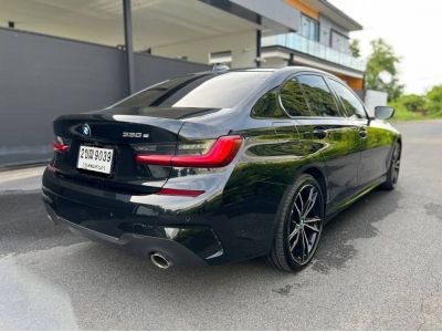 2020 BMW Series 3 330e m sport  2.0 Turbo รูปที่ 6