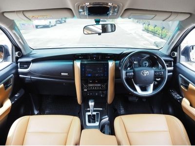 TOYOTA FORTUNER 2.8 V 4WD ปี 2017 รูปที่ 6