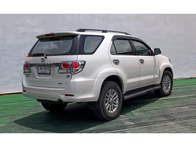 Toyota  Fortuner รูปที่ 6