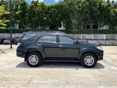 Toyota Fortuner 3.0 V 2WD A/T ปี 2015 รูปที่ 6