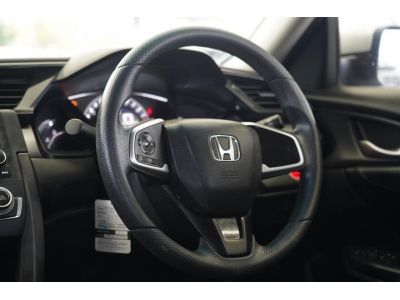 2016 honda civic1.8 E สีเทา รูปที่ 4