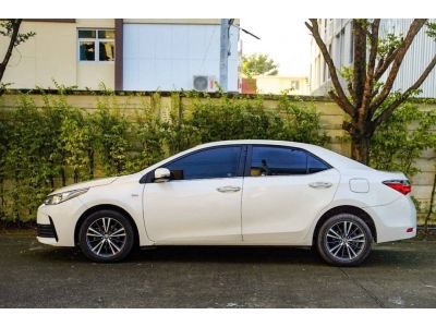 2019 TOYOTO ALTIS 1.8 E AT รถสมรรถนะเยี่ยมสวยเริด รูปที่ 6