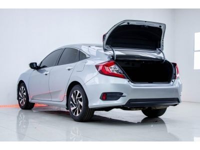 2016 HONDA CIVIC FC 1.8EL   ผ่อน 4,975 บาท 12เดือนแรก รูปที่ 6