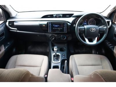 โตโยต้าชัวร์ ฟรีดาวน์ Toyota Revo D-cab 2.4 E Pre A/T ปี 17 ผ่อนเดือนละ 9,xxx บาท รูปที่ 6