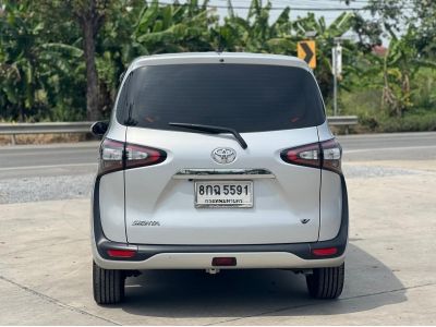 2017 TOYOTA SIENTA 1.5V รูปที่ 6