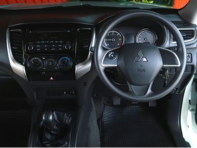 Mitsubishi Triton Cab 2.5 Glx MT ปี 2022 รูปที่ 6