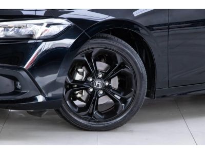 2022 HONDA CIVIC FE 1.5 RS ผ่อน  8,723 บาท 12 เดือนแรก รูปที่ 6