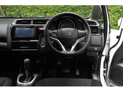 HONDA JAZZ 1.5 i-VTEC V PLUS A/T ปี 2017 รูปที่ 6