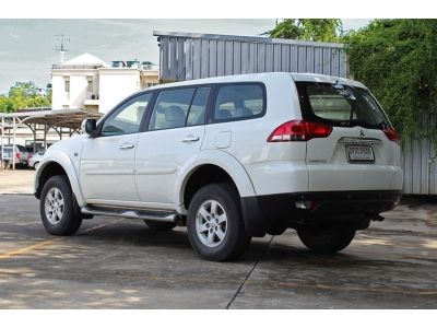 MITSUBISHI PAJERO SPORT 2.5 GLS 2WD CC. ปี 2014 สี ขาว เกียร์ Auto รูปที่ 6