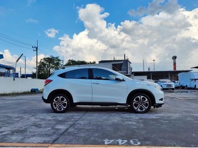 HONDA HR-V 1.8 E CC. ปี 2016 สี ขาว เกียร์ Auto รูปที่ 6