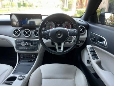 2015 Mercedes-Benz CLA180 รูปที่ 6