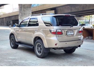 Toyota Fortuner 2.7 V AT ปี 2011 โปร ฟรีดาวน์ กู้ได้100%  ไม่ต้องมีคนค้ำ รูปที่ 6