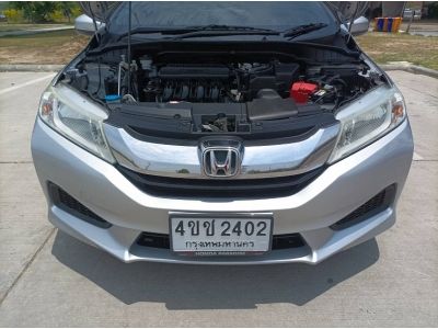 ปี2015 /ฟรีดาวน์ / รถมือเดียว /HONDA CITY 1.5V สีบรอนส์เงาวับ / เกียร์ออโต้ /พุชสต๊าท/กุญแจอัฉริยะ /ไฟฟ้าทั้งคัน /ภายในใหม่สะอาด /ล้อแม็กยางใหม่ /ขับสนุกพร้อมใช้ /ประหยัดน้ำมัน /โทร 0957401229 ไอดีไล รูปที่ 6