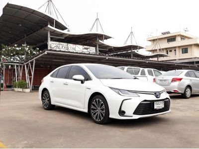 ปี 2021 TOYOTA COROLLA ALTIS 1.8 HYBRID PREIUM CC. สี ขาว เกียร์ Auto รูปที่ 6