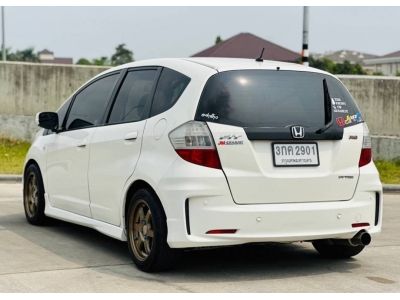 รถแต่งมาหล่อๆ คุ้มๆ HONDA JAZZ 1.5V  A/T ปี 2011จด12 รูปที่ 6