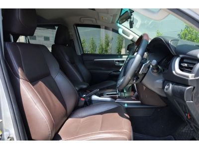 2019 TOYOTA FORTUNER 2.8 V navi auto รูปที่ 6