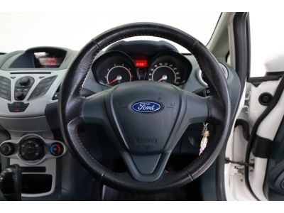 Ford Fiesta 1.4 ปี 2012 สีขาว เกียร์อัตโนมัติ เครื่องยนต์เบนซิน รูปที่ 5