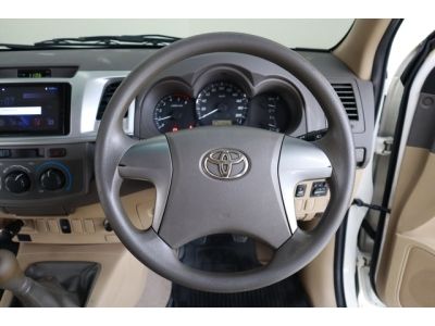 Toyota Vigo Prerunner 2.5 E VN Turbo ปี 2012 สีขาว เกียร์ธรรมดา รูปที่ 6