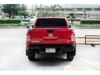 NISSAN NAVARA  NP300 2.5 E EXT CAB CALIBRE BLACKEDITION ดีเชล ปี 2020 MT สีแดง รูปที่ 6