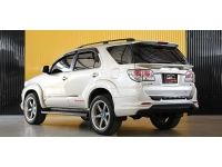 ฟรีดาวน์ 2013 Toyota Fortuner 3.0 V D4d Navi Auto สีบรอนซ์ เกียร์ออโต้  เครื่องดีเซล ขับ2Wd รูปที่ 6