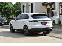 รุ่นรถ : Porsche Cayenne E-hybrid coupe4WD เครื่องยนต์: เบนซิน เกียร์: ออโต้ ปี: 2024 สี: ขาว ไมล์: 2,xxx กม. รูปที่ 6