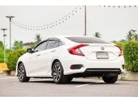 Honda Civic FC 1.8 EL ปี 2017 สีขาว ไมล์ 130,000 กม. ฟรีดาวน์ สดพร้อมโอน รูปที่ 6