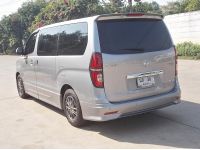 Hyundai H1 2.5 Elite ปี 19จด20 รถบ้านมือเดียวสภาพสวย รูปที่ 6