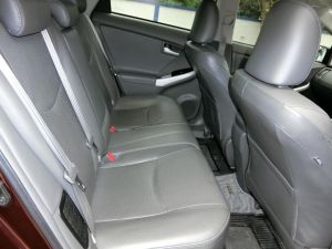 Toyota prius 1.8 Hybrid ปี2011 รถมือเดียวออกห้างป้ายแดงไม่เคยมีอุบัติเหตุประหยัดน้ำมันสุดๆ 20โลต่อลิตรวิ่ง 70,000 โลแท้ๆประกันแบตยังเหลืออยู่เสียเปลี่ยนฟรีเช็คศุนย์ตลอดค่ะ รูปที่ 7