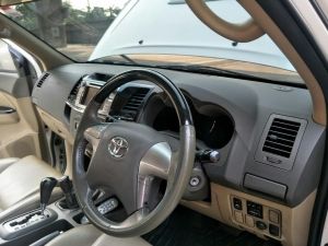 Toyota Fortuner 3.0 V 4WD รูปที่ 7