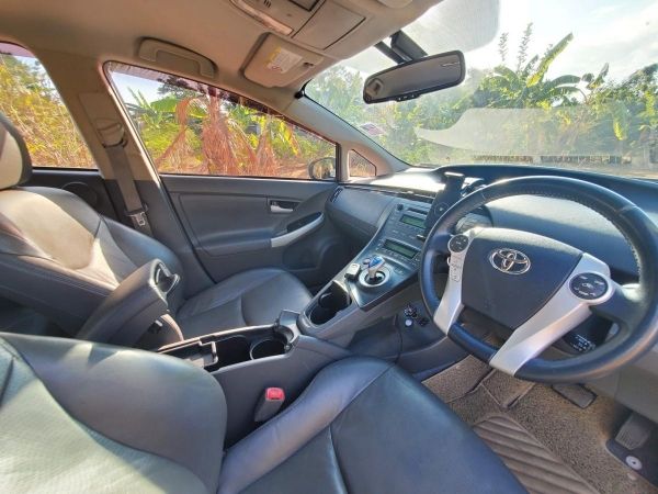Toyota Prius ปี 2011 สีบรอนซ์เงิน รูปที่ 6