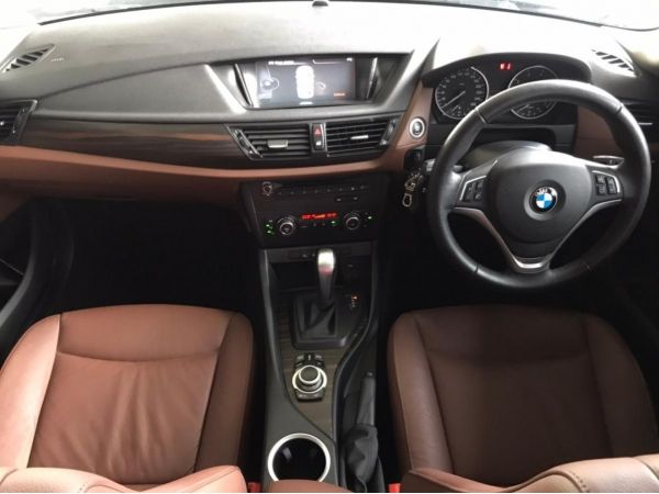 2015 BMW X1 2.0 E84 sDrive18i xLine SUV AT รูปที่ 7