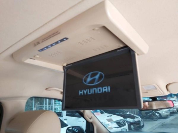 Hyundai VIP DELUXE 2.5 diesel turbo ปี2017  ประตูสไลด์ไฟฟ้า2ด้านมือเดียวจากป้ายแดงสภาพสวยพร้อมใช้ รูปที่ 7