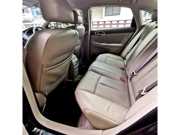 Nissan sylphy 1.8naviท็อป​ 2012​ สีดำ​ รูปที่ 7